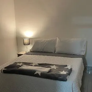 Aparta Estudio Amoblado 3 Medellin, San Joaquin , Medellín Colombia